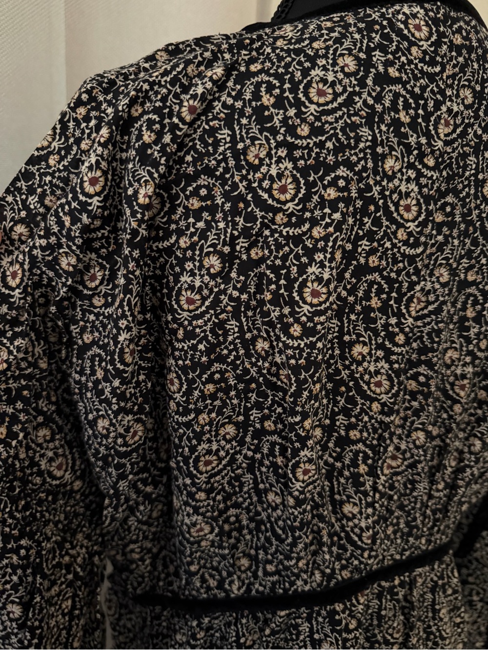 DÔEN Black Floral Velvet Trim Long Sleeve Tent Dress Size S Boho Cottagecore - Picture 9 of 9